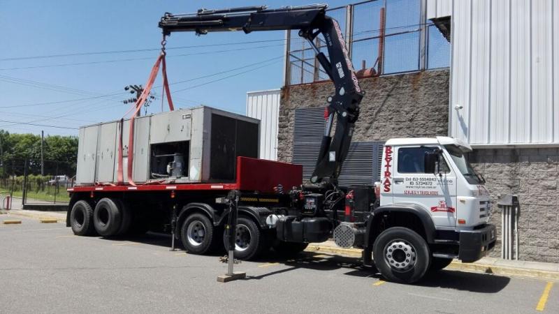 ALQUILER DE CAMIÓN CON HIDROGRÚA 32 TONELAMETROS Y SEMI CORTO (EQ22)